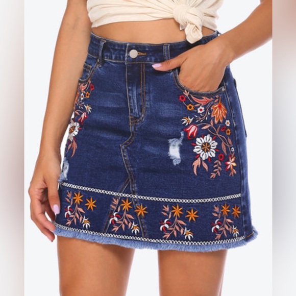 Altar’d State Embroidered Boho Denim Mini Skirt - Sz Small - Picture 4 of 14